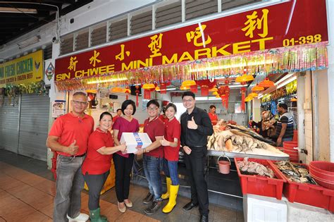 He Moved His Family's 'Pasar' Biz Online To Deliver .